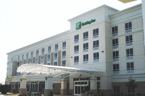 A view of the front of the building at the Holiday Inn, Winchester, VA.